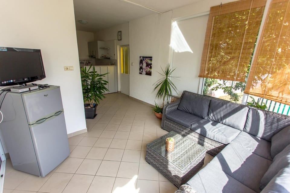 Communal lounge/ TV room, TV and multimedia, Living room, Seating area