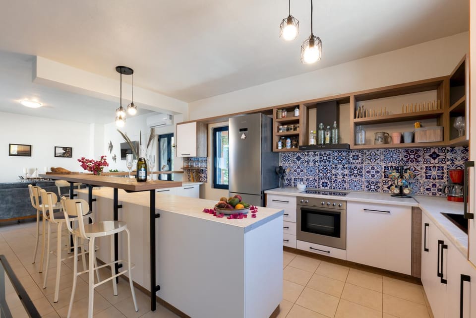 Kitchen or kitchenette, kitchen