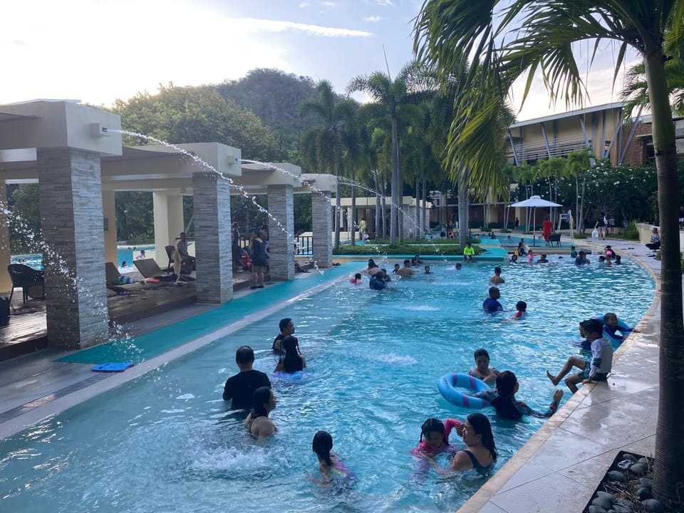 Pico De Loro Miranda B With Converge Wifi, See all photos first before booking Apartment hotel in Nasugbu