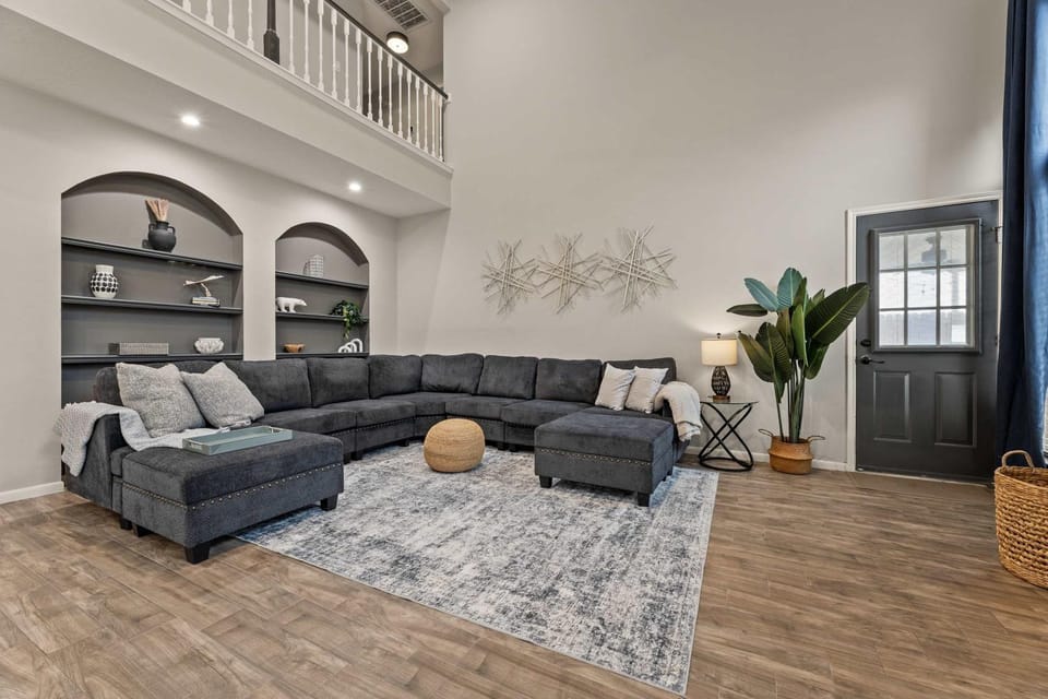Gorgeous 6BR 3 5 Bth Home with Pool and Game Room House in La Porte