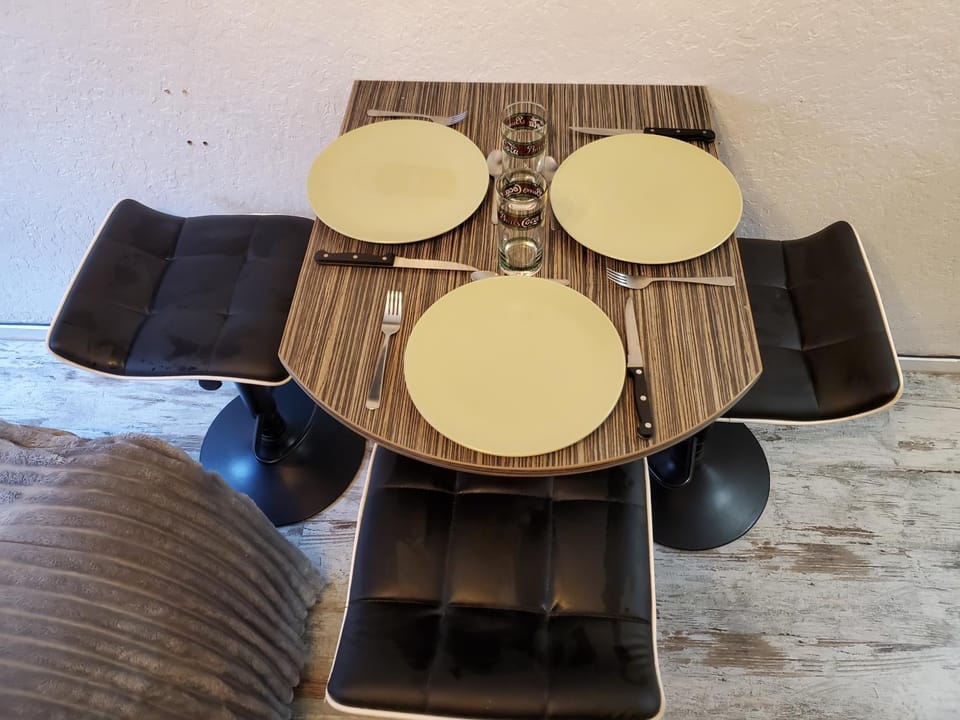 Super-Besse - studio 800m des pistes Apartment in Besse-et-Saint-Anastaise