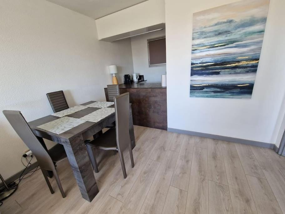 Cozy 1 Br with a seaview, AC, Pool and Parking Apartment in Antibes