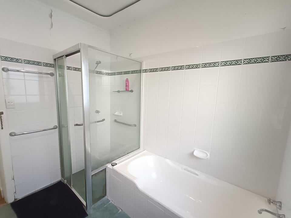 King Room in Carlingford with Swimming Pool - C5 Vacation rental in Sydney
