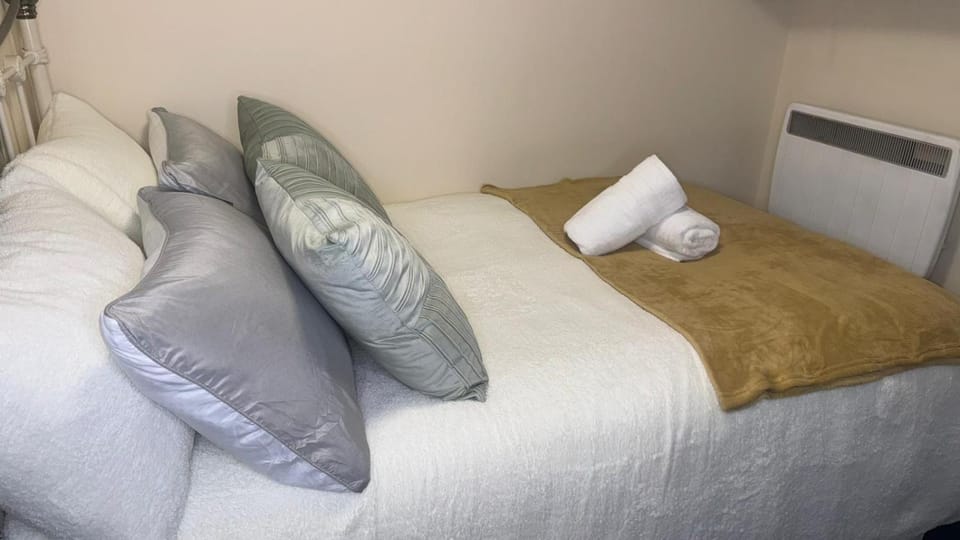 Bedsit Birmingham Vacation rental in Oldbury