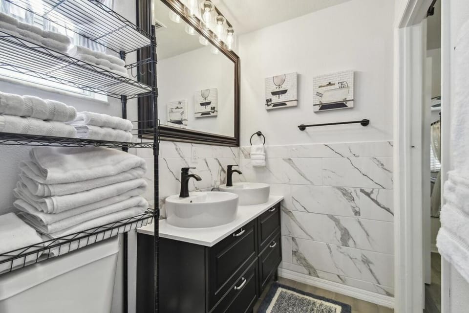Shower, Bathroom, towels