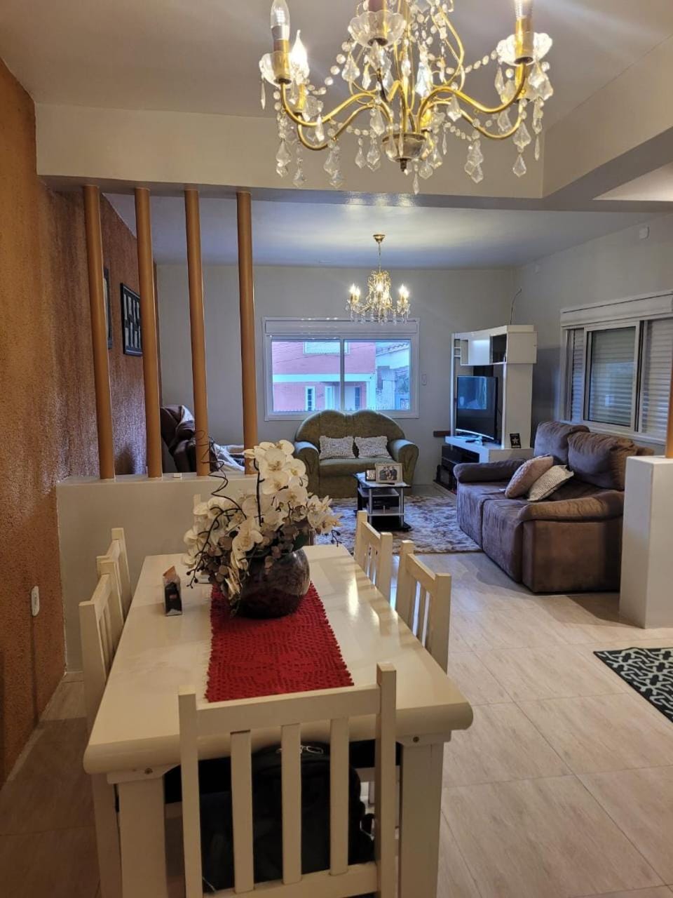 Living room, Seating area, Dining area, Dinner
