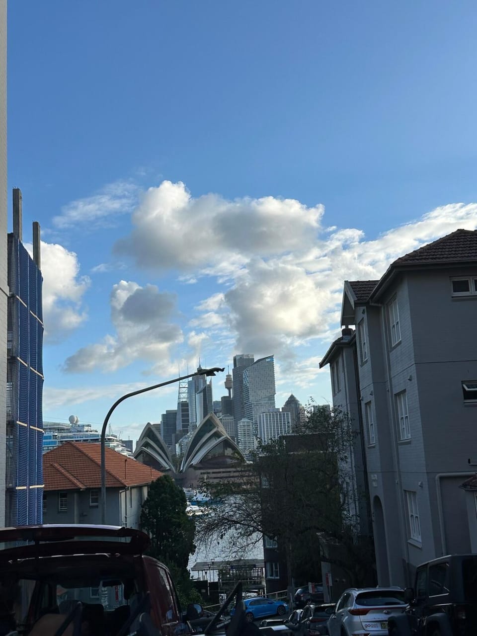 Peaceful unit facing Sydney Opera House Apartment in Sydney