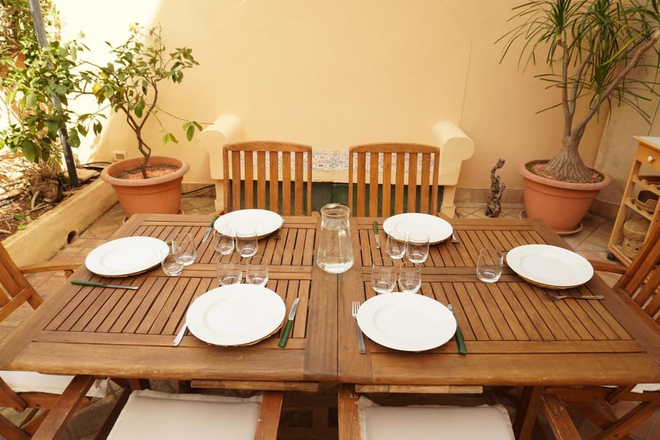 Garden, Dining area