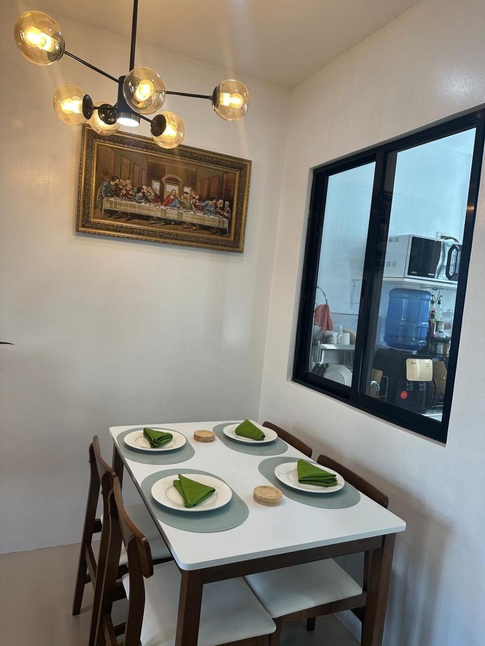 Food and drinks, Dining area, Food
