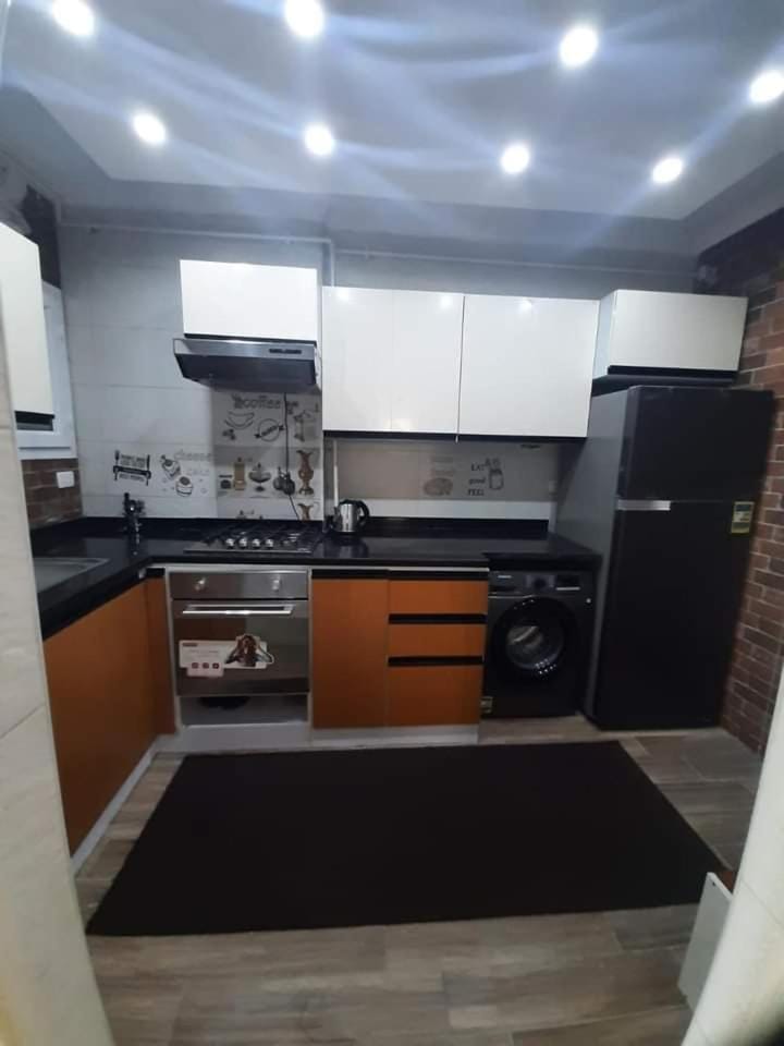 شقه فندقيه مفروشه محطه الرمل الازاريطه بحر Apartment in Alexandria