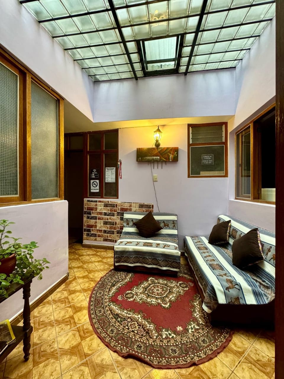 Living room, Seating area