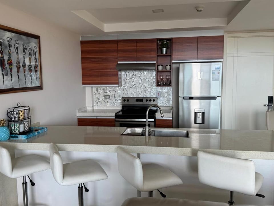 Penthouse Suite at 20 South - Suite 907 Apartment in Kingston