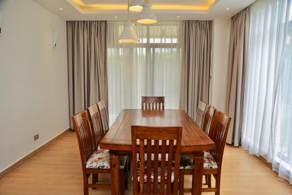 Luxury Lakeside Villa Gated Villa in Uganda