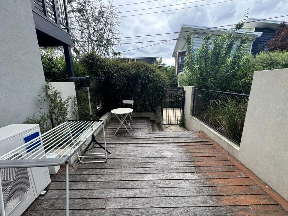Warm 3beds Home with Yard and parking at Chinatown, CBD House in Canberra