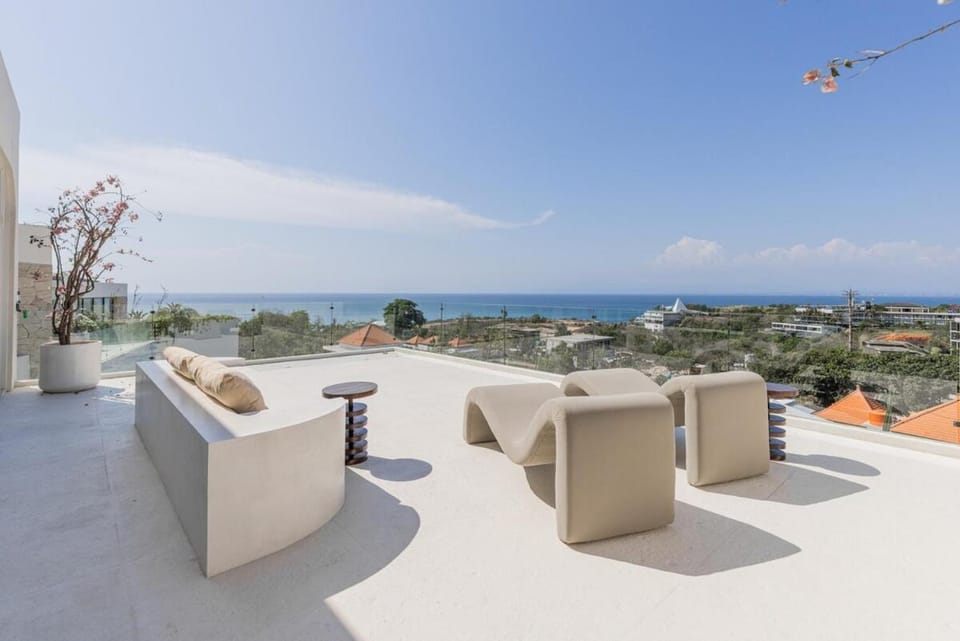 Property building, Patio, View (from property/room), Balcony/Terrace, Seating area, Sea view