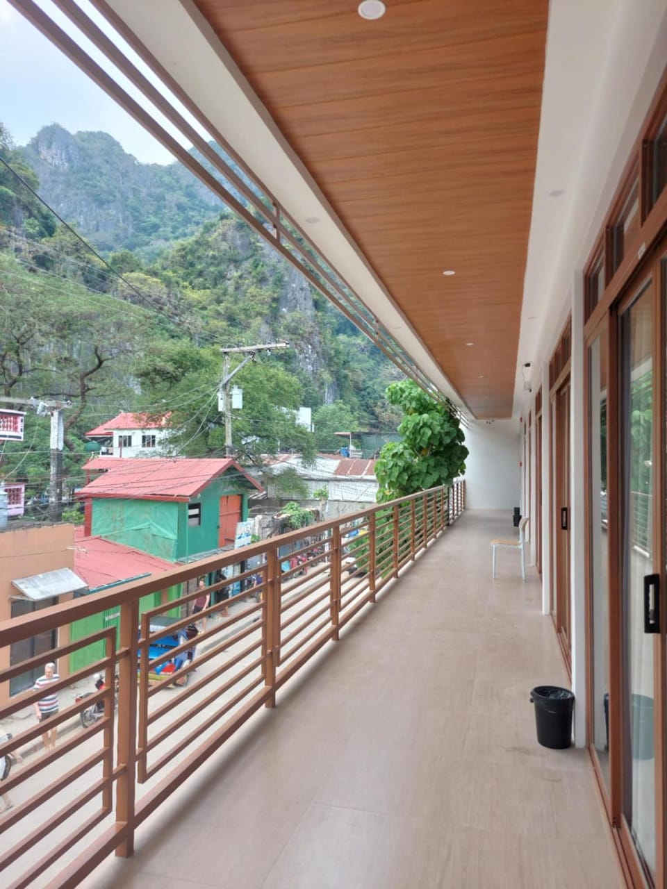 Property building, Natural landscape, Balcony/Terrace, Mountain view