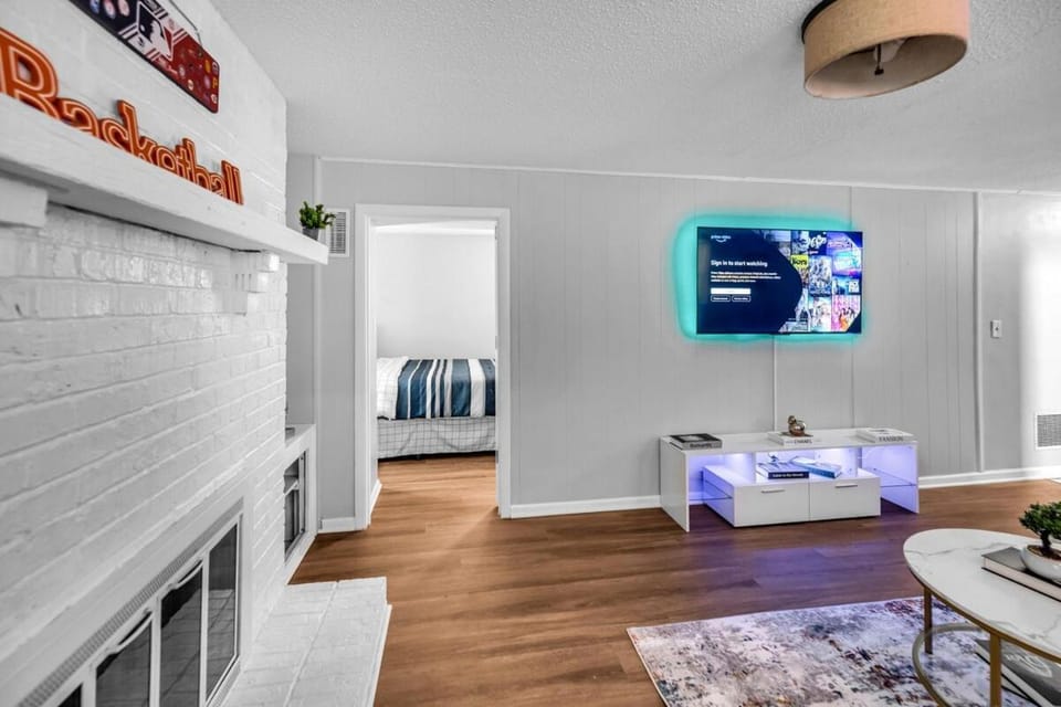 Modern 4bedrooms Home Near Lake Decatur House in Decatur