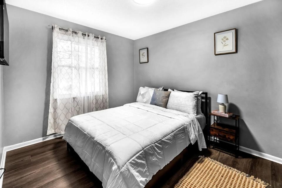 Modern 4bedrooms Home Near Lake Decatur House in Decatur