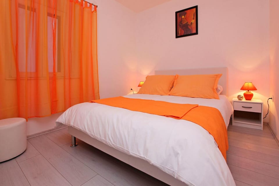 Bed, View (from property/room), Bedroom