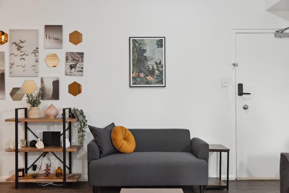 Stylish & Modern 1-Bedroom Apartment in the Heart of Northbridge Apartment in Perth