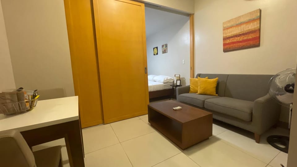 Full-Serviced Residential Apartment in One Uptown Residences, BGC Apartment hotel in Makati