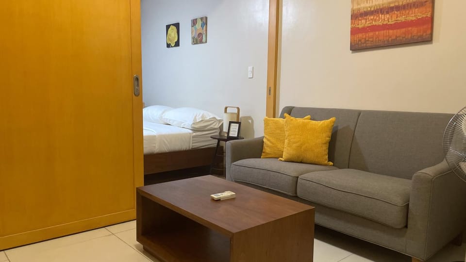 Full-Serviced Residential Apartment in One Uptown Residences, BGC Apartment hotel in Makati