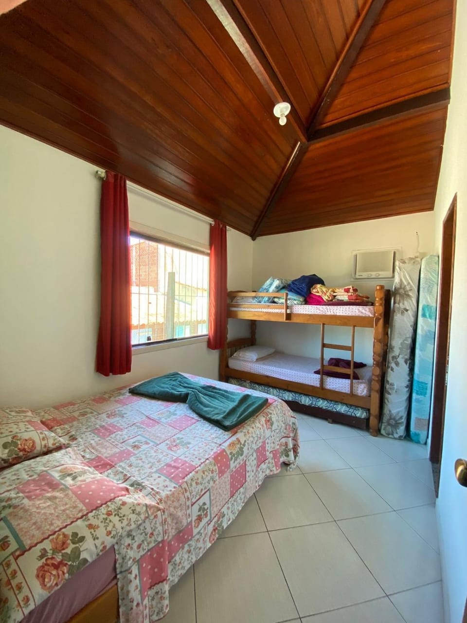 Bed, Photo of the whole room, Bedroom, bunk bed