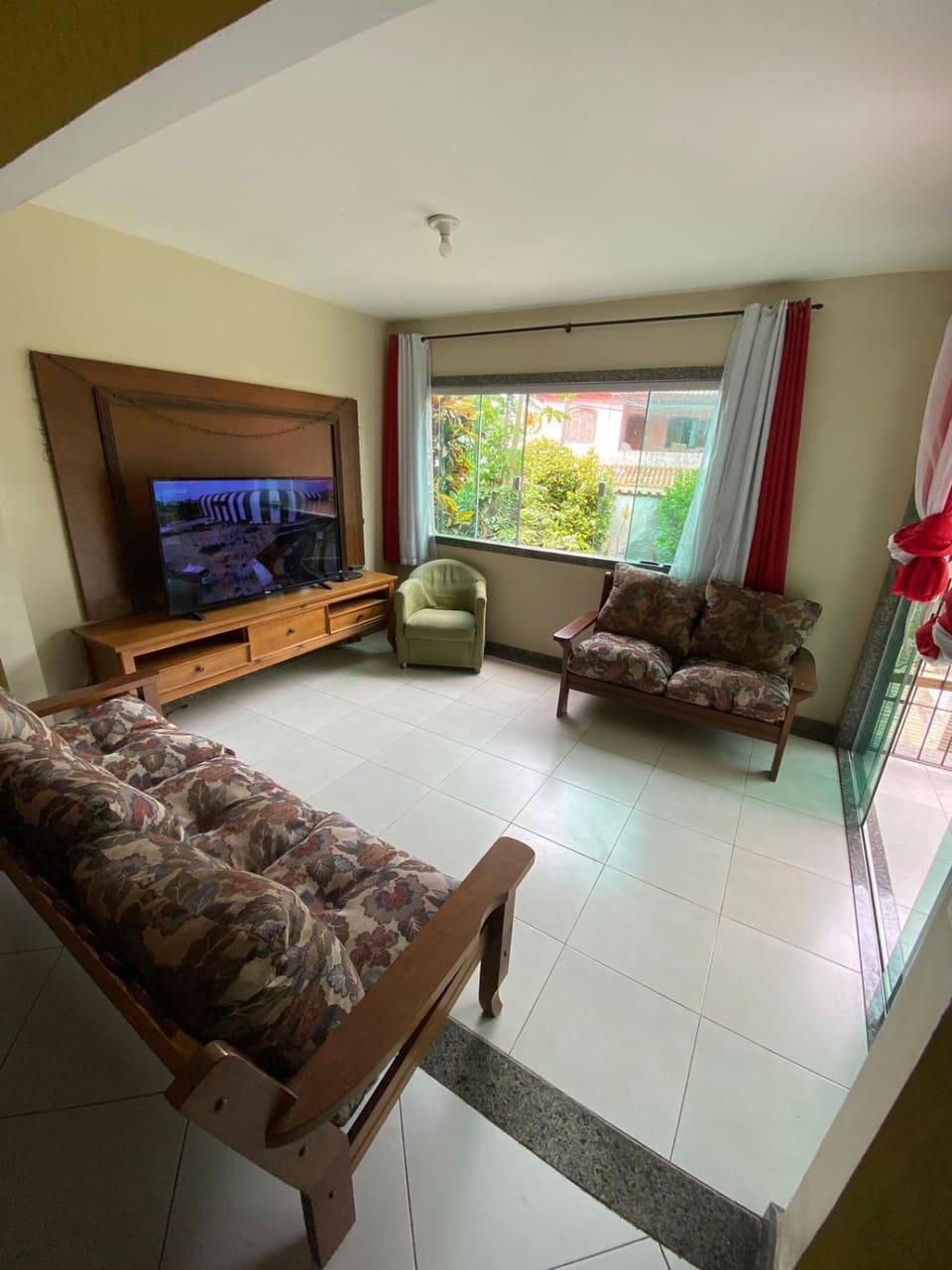 Communal lounge/ TV room, TV and multimedia, Living room, Seating area, Evening entertainment