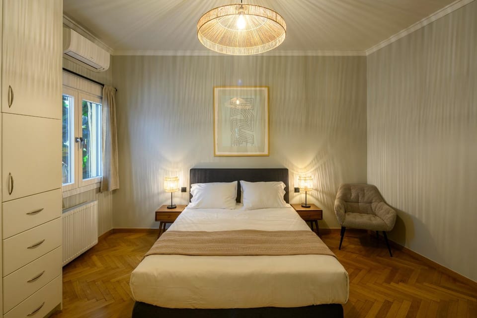 Bed, Bedroom, air conditioner
