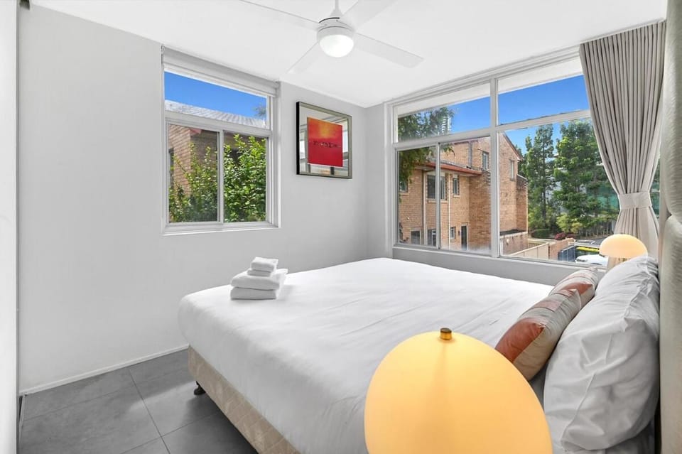 Waterfront 2-Bedroom Unit Walking to GC Convention Apartment in Gold Coast