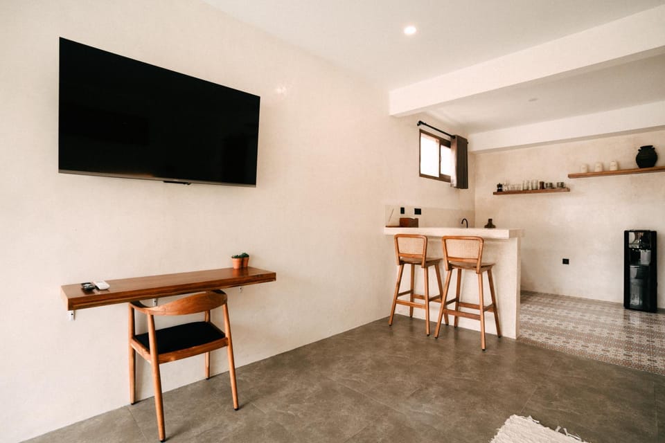 TV and multimedia, Kitchen or kitchenette, Dining area