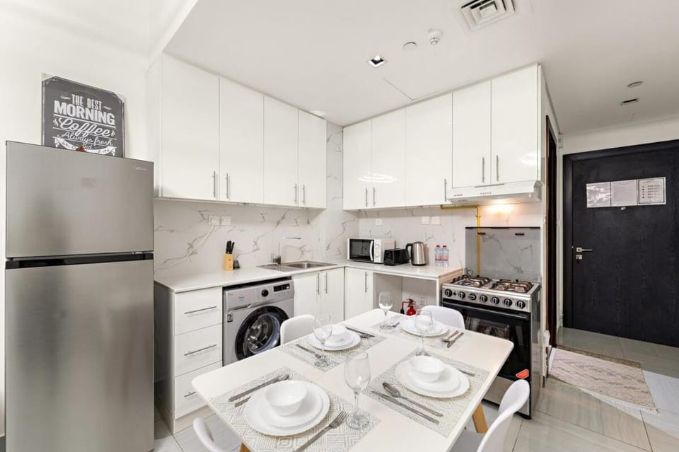 Studio Dubai, Cozy Luxury Stay Near Downtown Dining Shopping & Leisure Apartment in Dubai