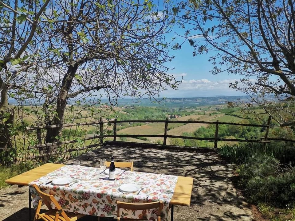 Cascina Valtignosa Camere Con Vigna Bed and Breakfast in Piedmont