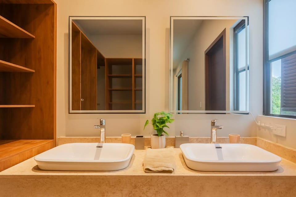 Property building, Bathroom, towels