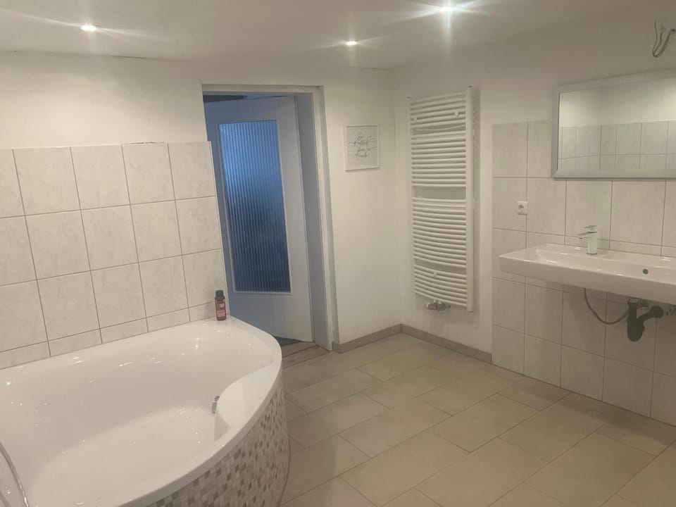 Shower, Bathroom, Bath, towels