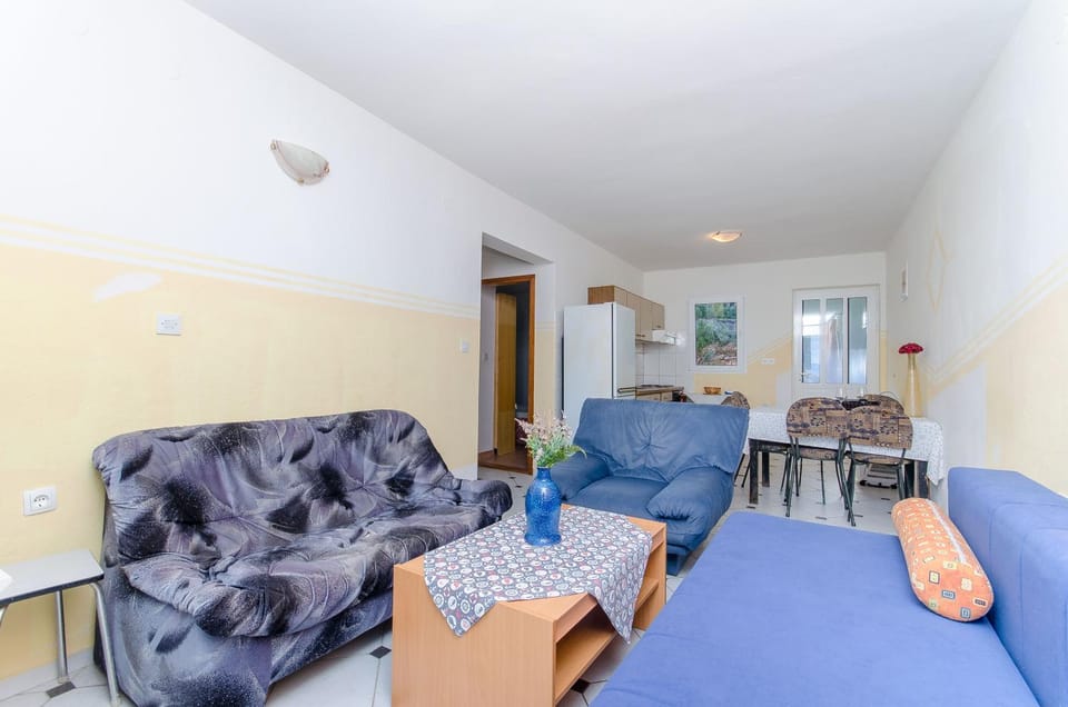 Living room, Photo of the whole room, Seating area