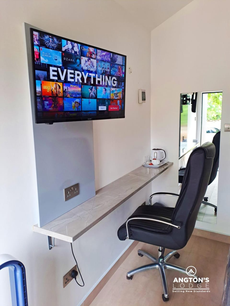 TV and multimedia, Seating area