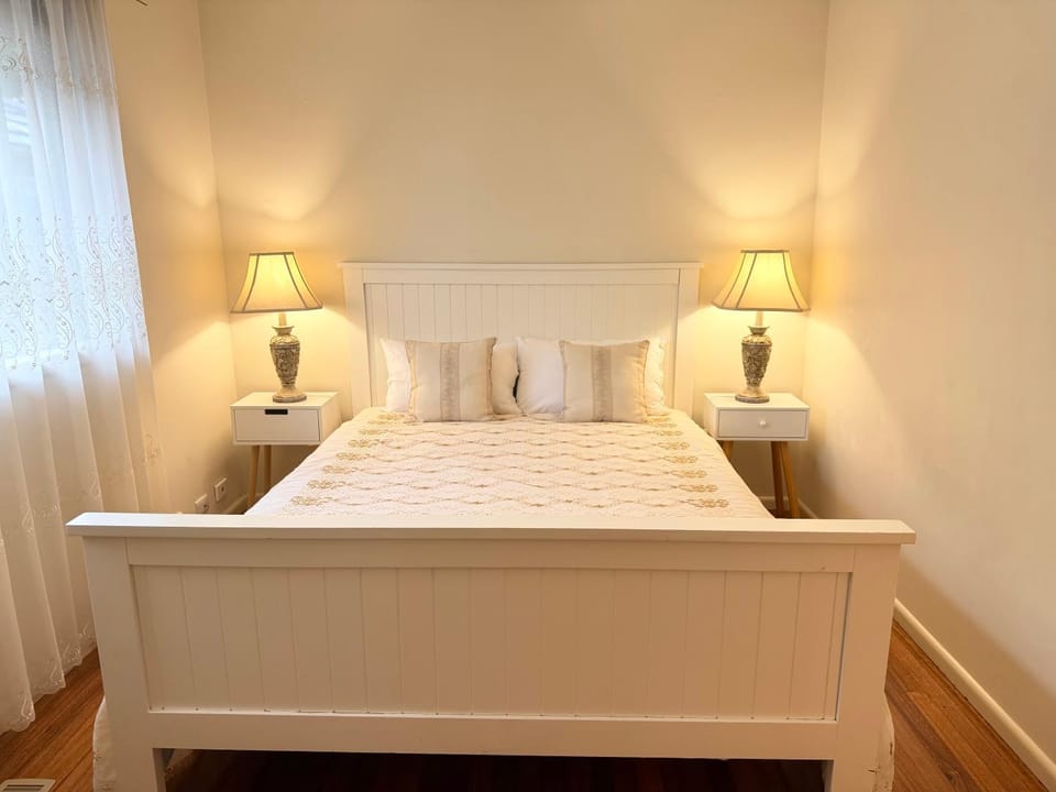 Cozy and Quiet Home in Doncaster, Close to Shops & Transport Vacation rental in Melbourne