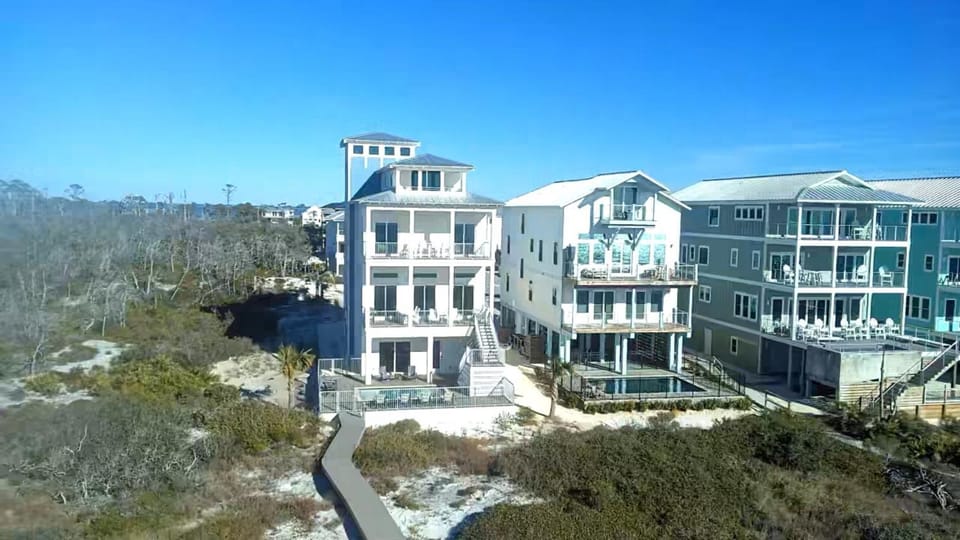 Property building, Swimming pool
