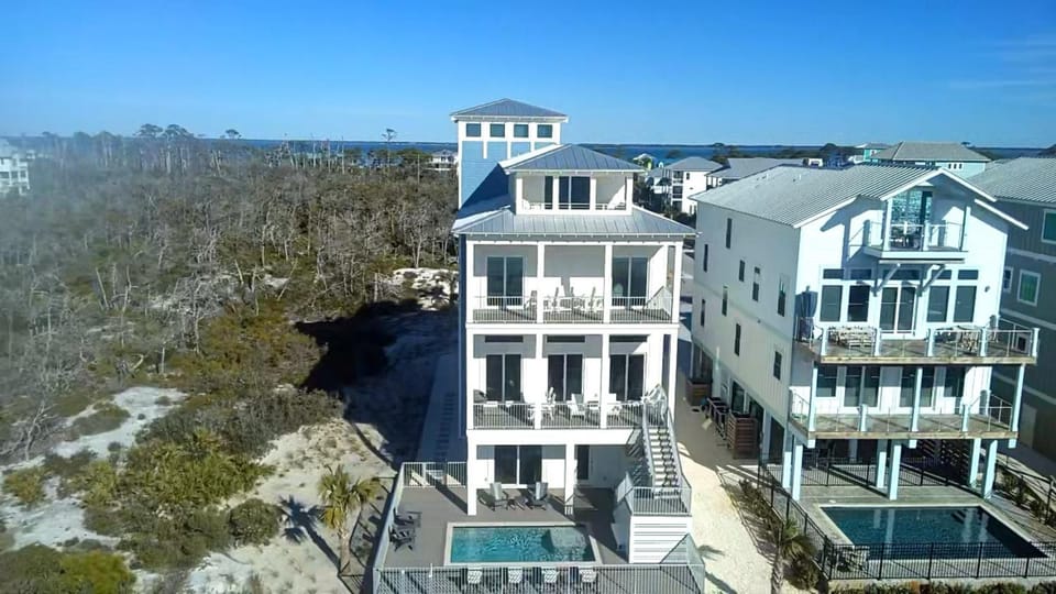 Property building, Swimming pool