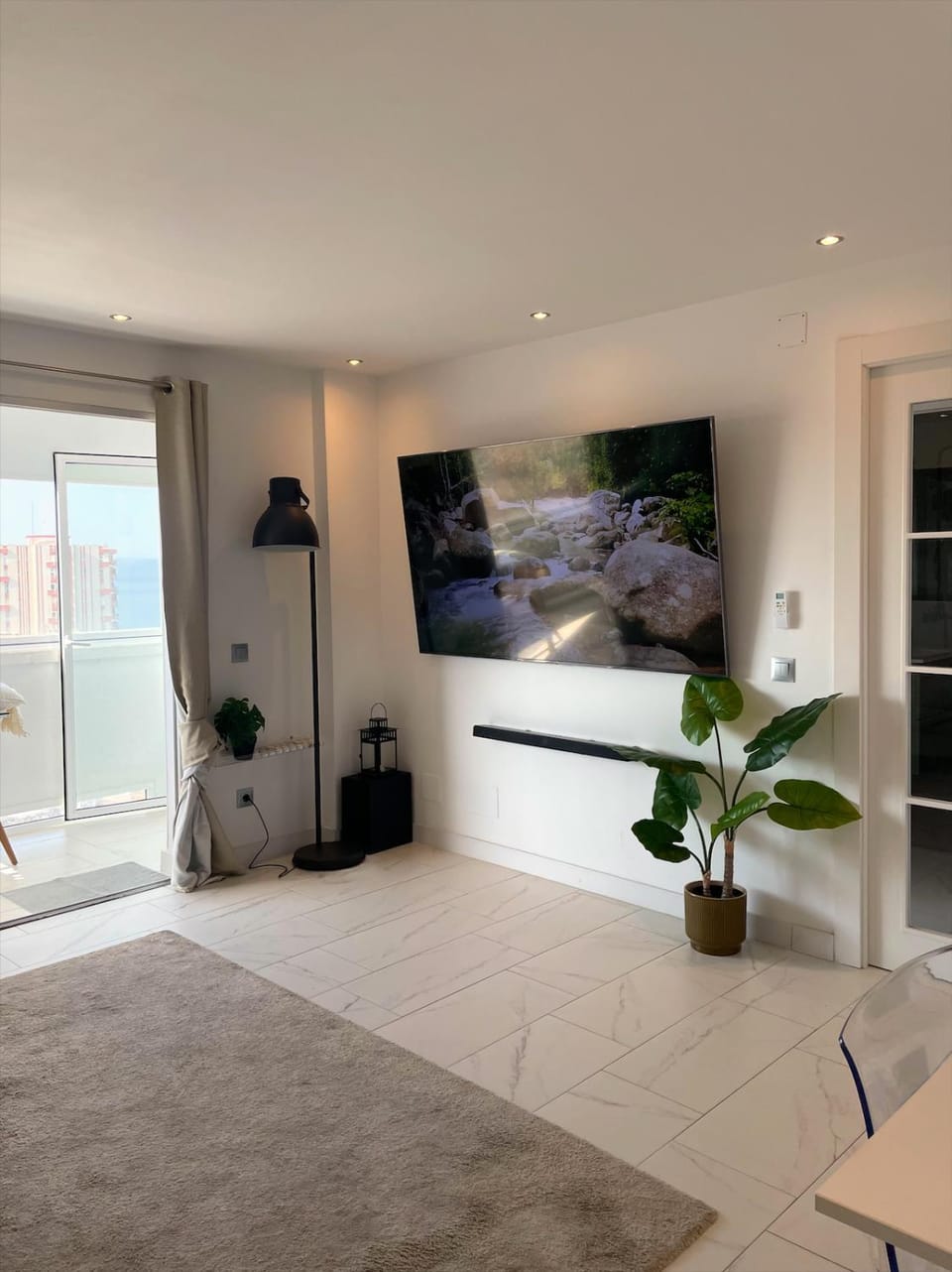Communal lounge/ TV room, TV and multimedia, Living room, Seating area