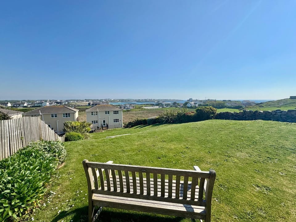 The Rise-5 Bed-4 Bath-Family-Beach-Home House in Trearddur Bay