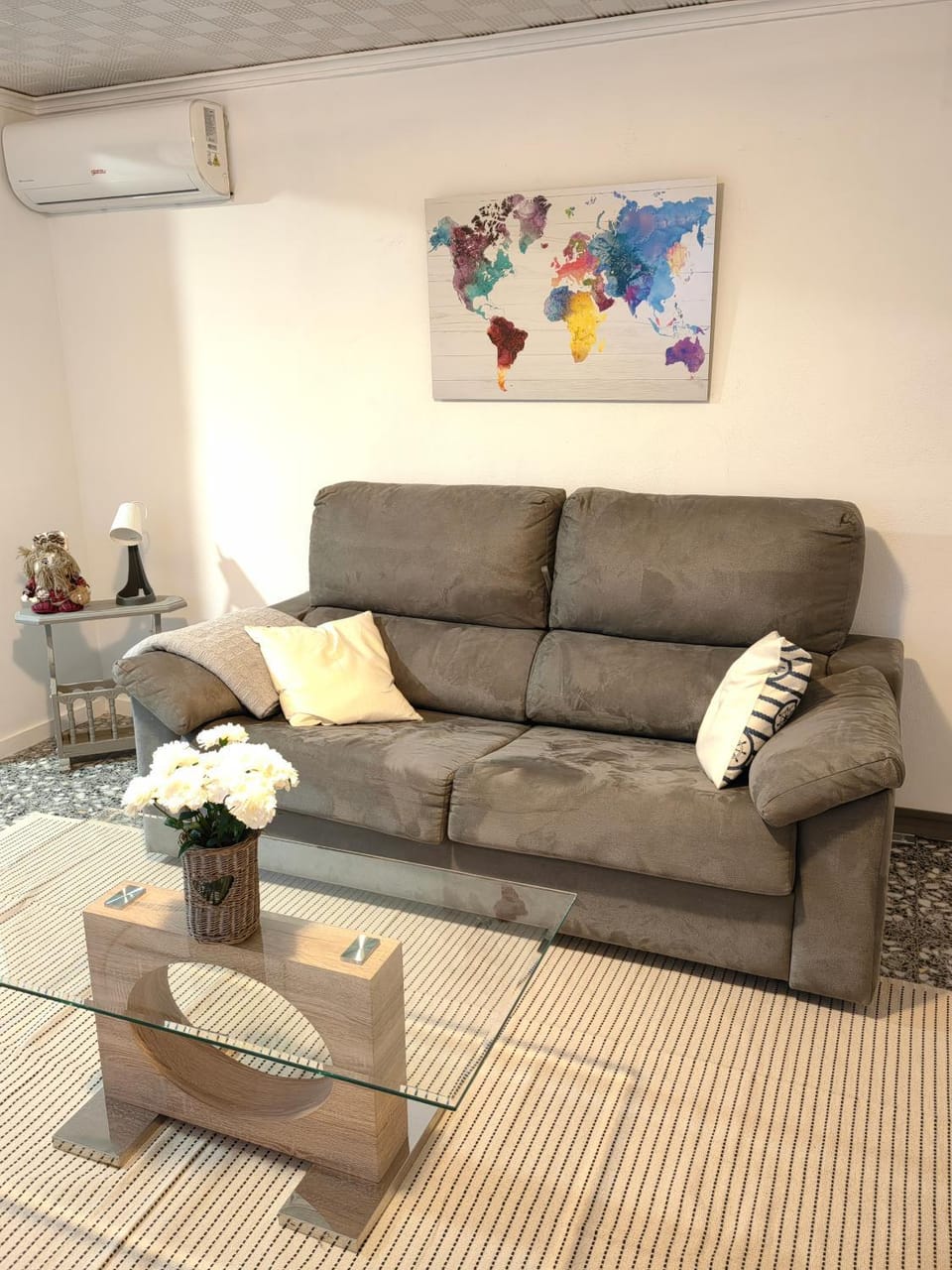 Living room, air conditioner