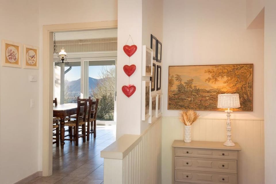 Villa Elisabetta-Tranquilla con vista lago Villa in San Zeno di Montagna