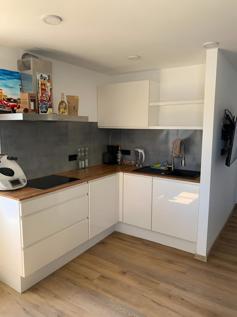 Kitchen or kitchenette, Living room