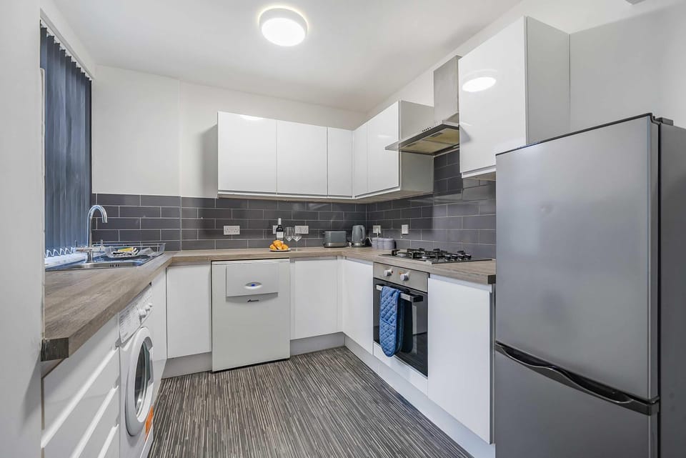 Stylish 3 Bed 3 en-suite home in a popular part of Liverpool - Close by to City Centre - Free Parking House in Liverpool