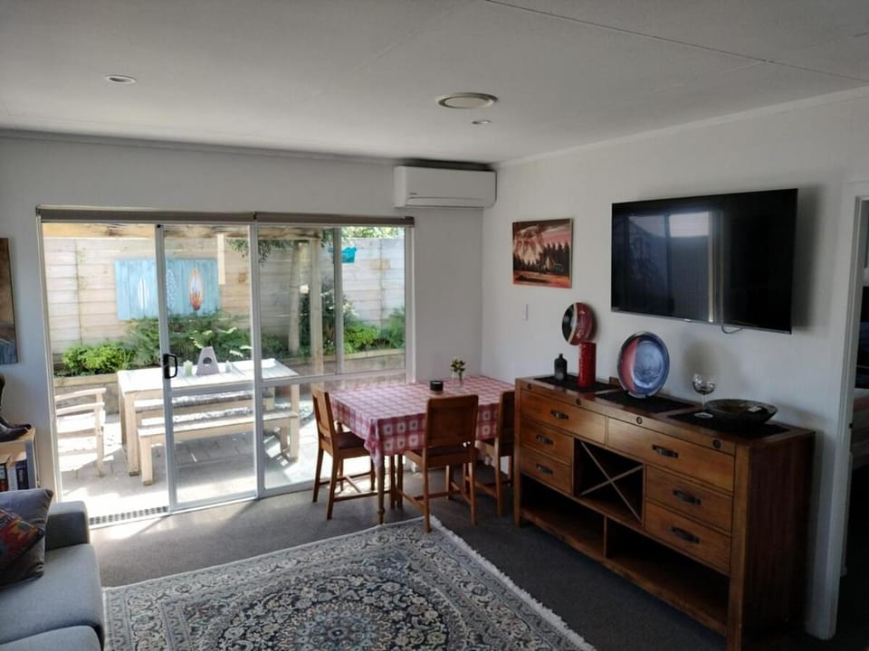 TV and multimedia, Dining area