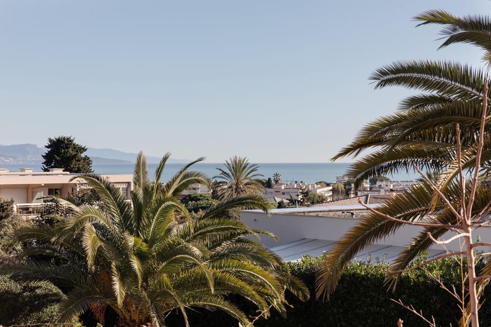 Villa Anaite Vue mer et montagne, piscine privée Apartment in Antibes
