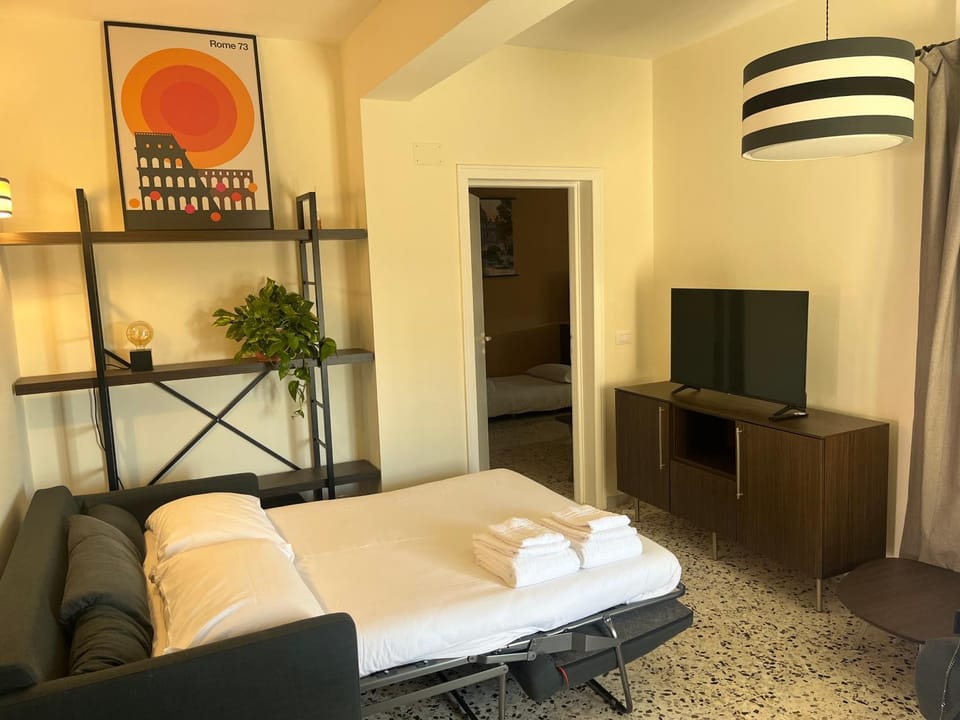 Bed, Living room