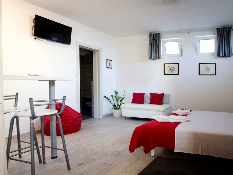 Summer, Living room, Other, Decorative detail, Seating area, Bedroom